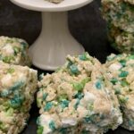 The Best Rice Krispie Treats are the perfect snack with just the right ratio of marshmallow to cereal. These treats are easy to make and taste yummy! #KelloggsRiceKrispies #RiceKrispieTreats #Marshmallow #RiceKrispies #AfterSchoolSnacks #KidFriendly #Desserts #EasyRecipes #EasySnacks #EasyDesserts