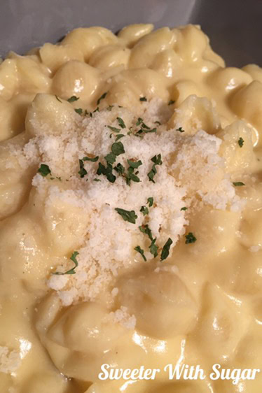 Simple White Shells and Cheese | Sweeter With Sugar