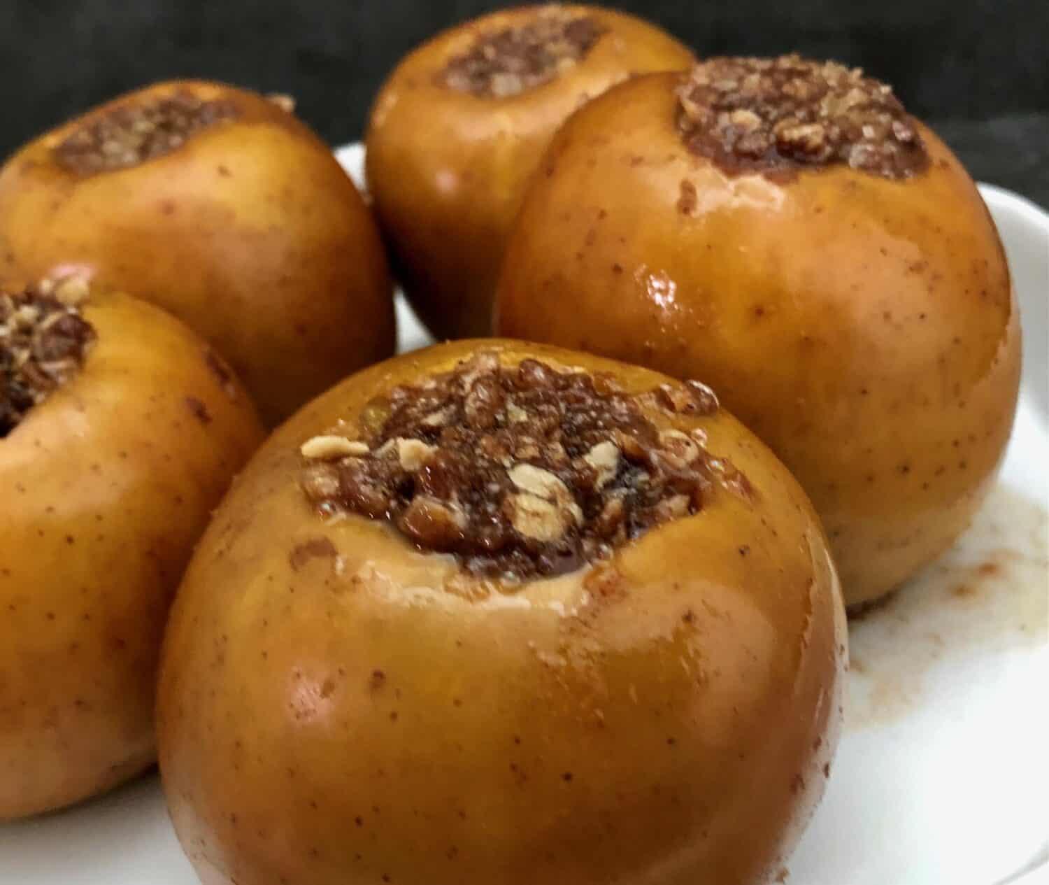 Slow Cooker Stuffed Apples