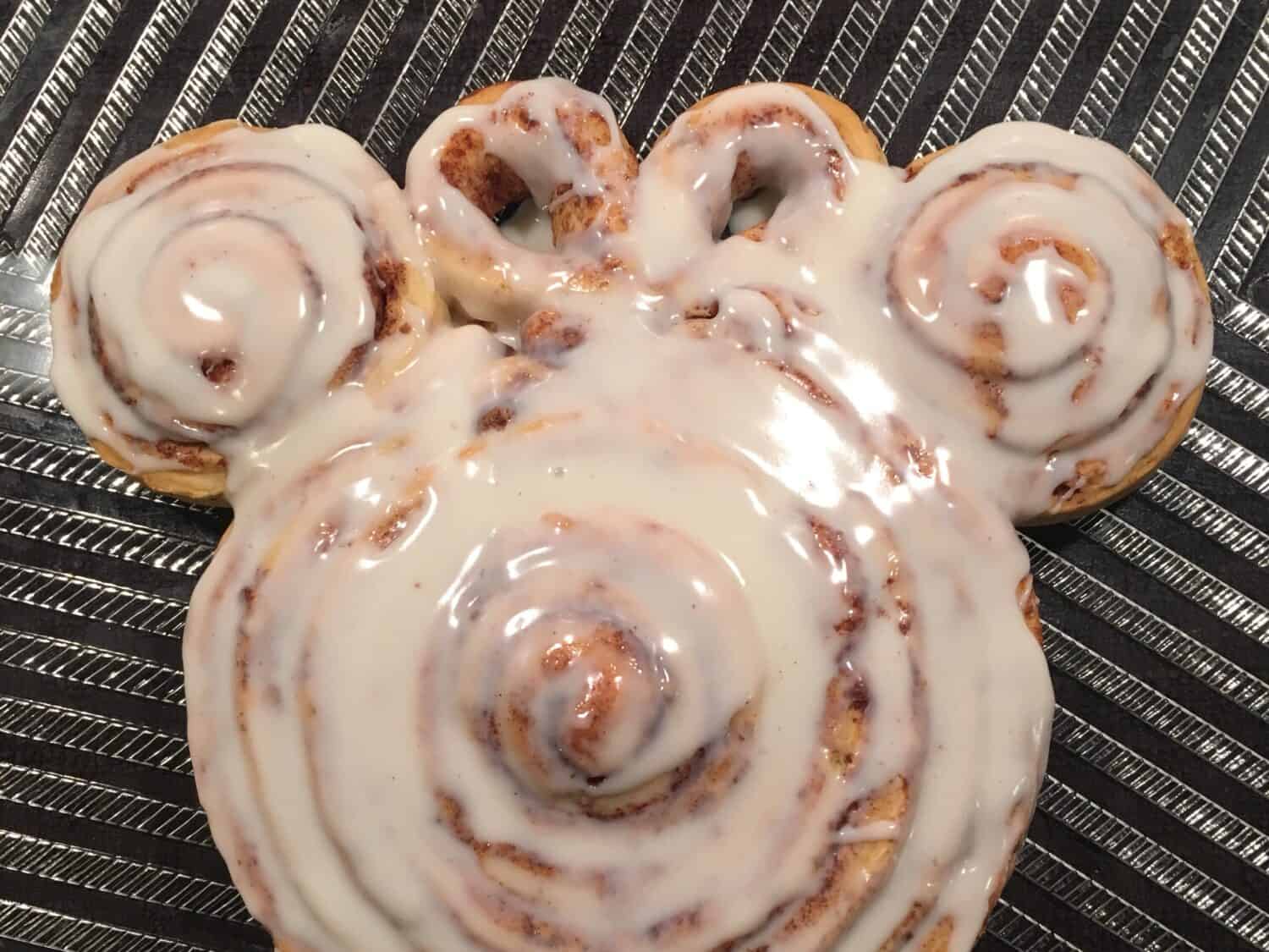 Minnie Mouse Cinnamon Roll