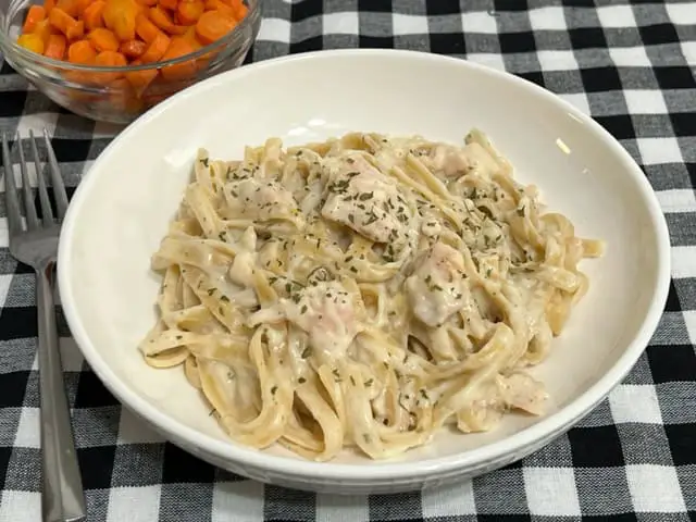 Easy Chicken Alfredo one pot pantry recipe.