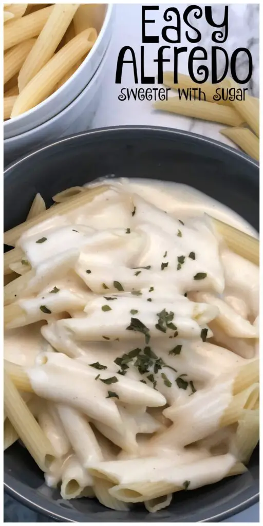 Easy Alfredo is a quick and easy dinner recipe. It is a perfect comfort food pasta sauce. #PastaSauce #Recipes #ItalianRecipes #EasyDinnerRecipes #ComfortFood #Alfredo #Pasta 