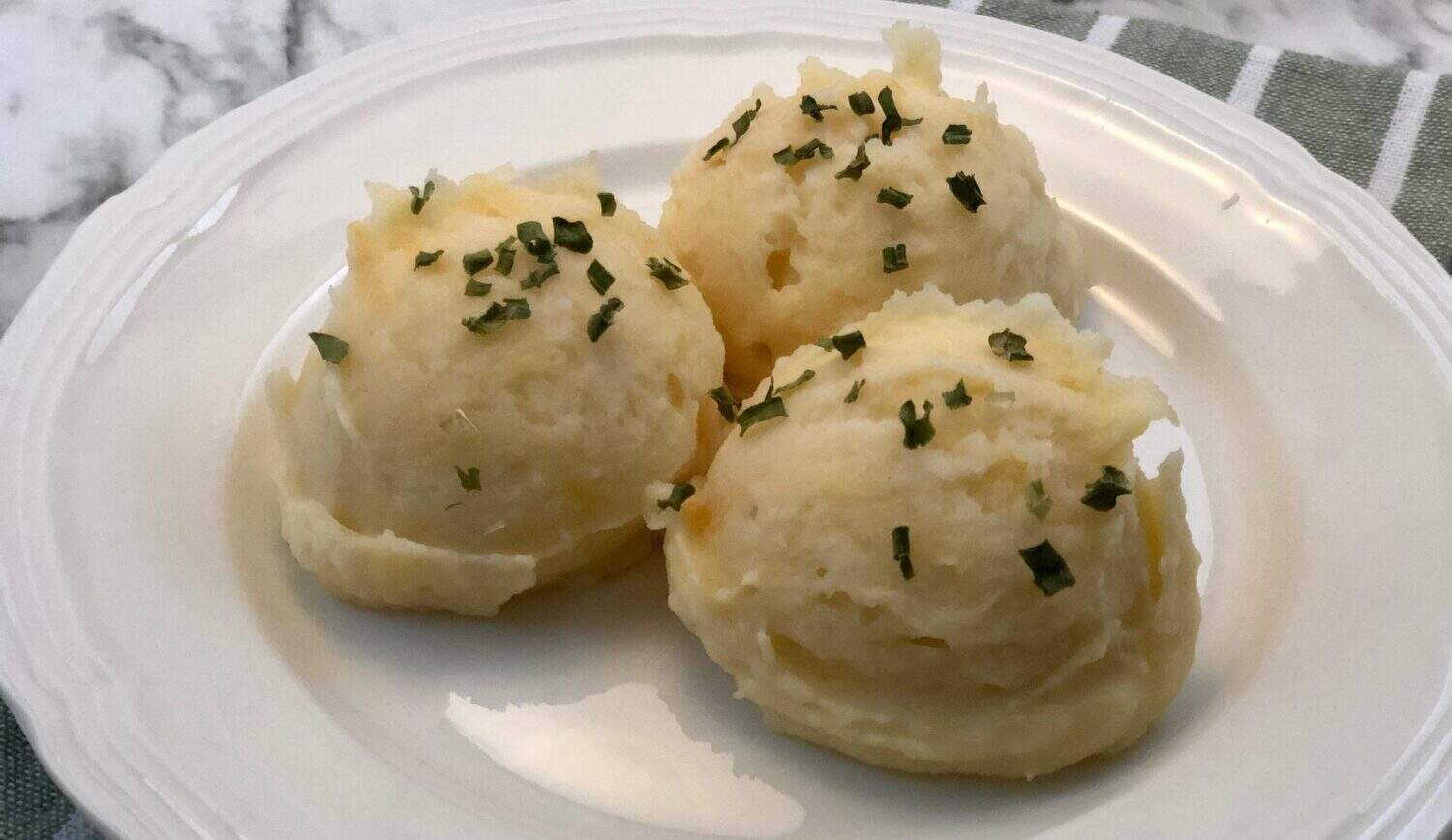 Garlic Cheddar Mashed Potatoes