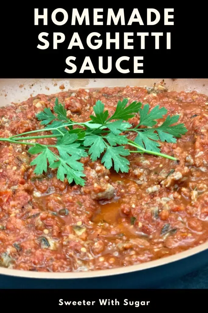 Homemade Spaghetti Sauce is made with fresh ingredients and is simple to make. This spaghetti sauce recipe has great flavor your family will love. #Homemade #SpaghettiSauce #GardenRecipes #EasyFamilyMeals #FreezerMeals