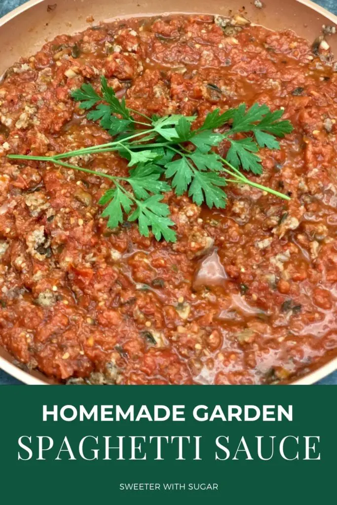 Homemade Spaghetti Sauce is made with fresh ingredients and is simple to make. This spaghetti sauce recipe has great flavor your family will love. #Homemade #SpaghettiSauce #GardenRecipes #EasyFamilyMeals #FreezerMeals