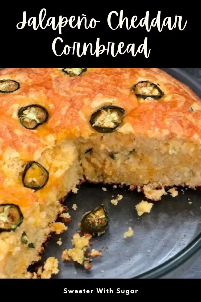 Jalapeño Cheddar Cornbread is an easy side dish recipe. The ingredients are simple and delicious. This bread recipe goes so well with chili. #Cornbread #EasyRecipes #JalapenoCornBread #Bread 