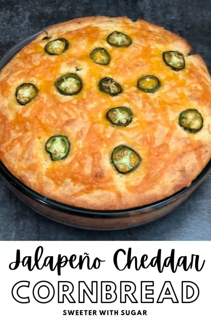 Jalapeño Cheddar Cornbread is an easy side dish recipe. The ingredients are simple and delicious. This bread recipe goes so well with chili. #Cornbread #EasyRecipes #JalapenoCornBread #Bread 