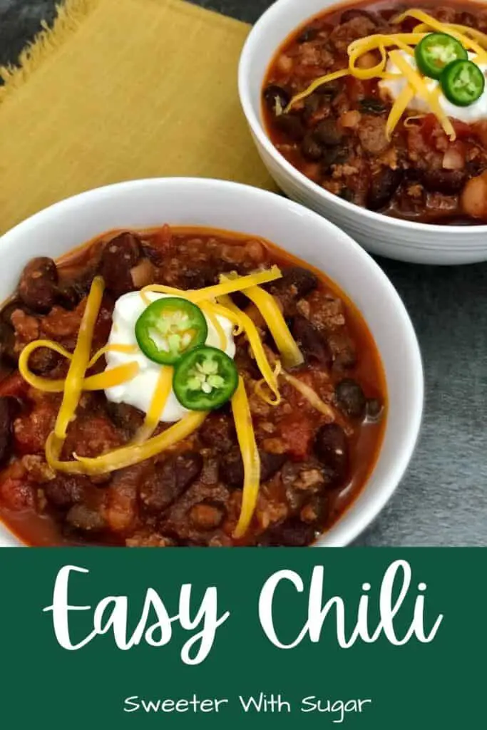 Easy Chili is a simple and delicious chili recipe. This chili recipe is perfect for cool fall nights. #Chili #EasyDInnerIdeas #Fall #ComfortFood