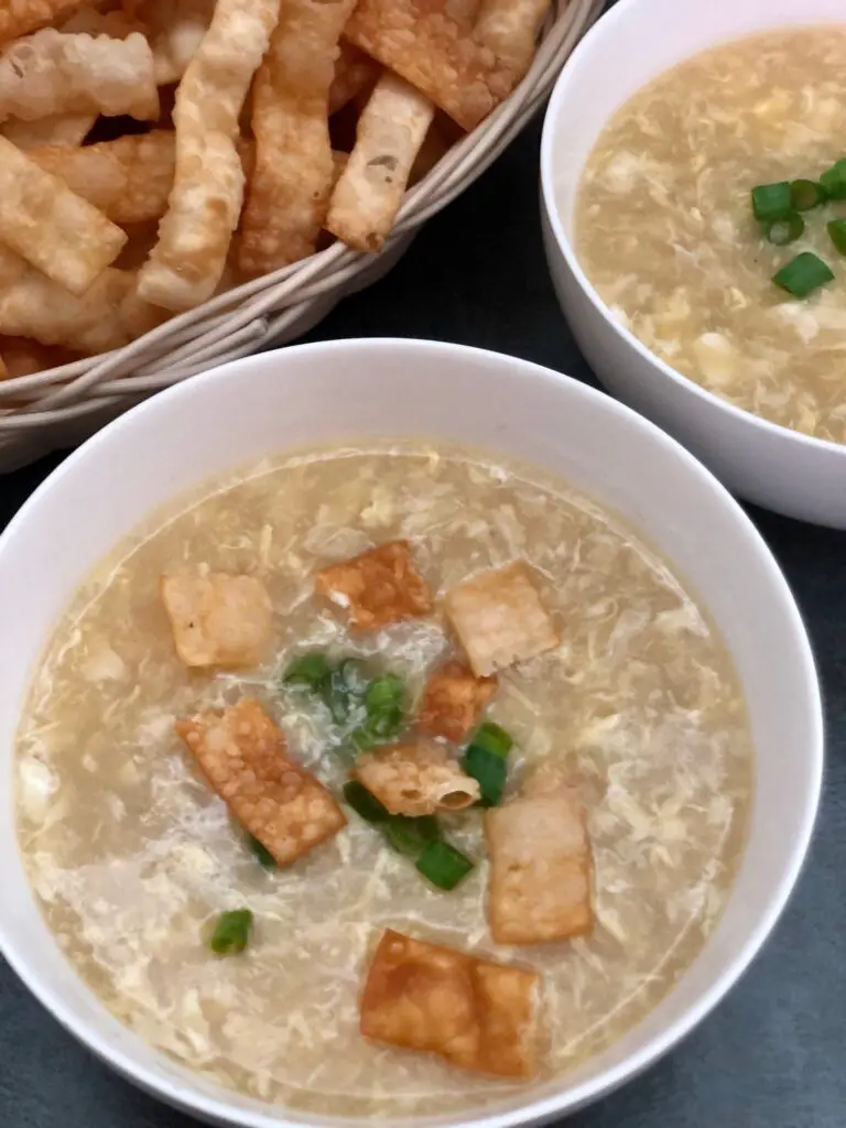 Egg Drop Soup is a simple and delicious soup recipe that works great as a side or as a meal. #Soup #EggDrop #ChineseFood #Sides #ComfortFood #EggDropSoup 