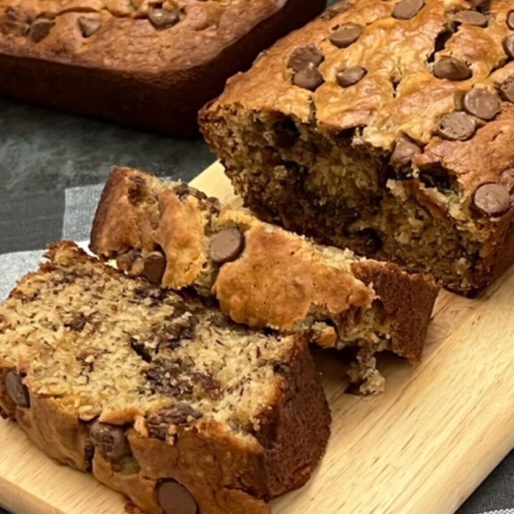 Chocolate Peanut Butter Banana Bread is a simple, moist and delicious banana bread recipe that is perfect anytime. #BananaBread #Chocolate #PeanutButter #BreadRecipes 