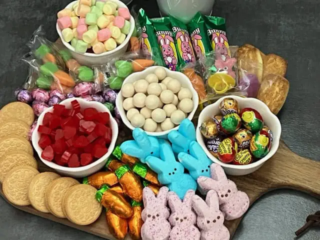 Easter Charcuterie Treat Board is a fun idea for your Easter egg hunt or Easter parties. There are so many options to make this treat board fun, flavorful and colorful! #Charcuterie Board #EasterTreats #CandyBoard #Easter #Holiday