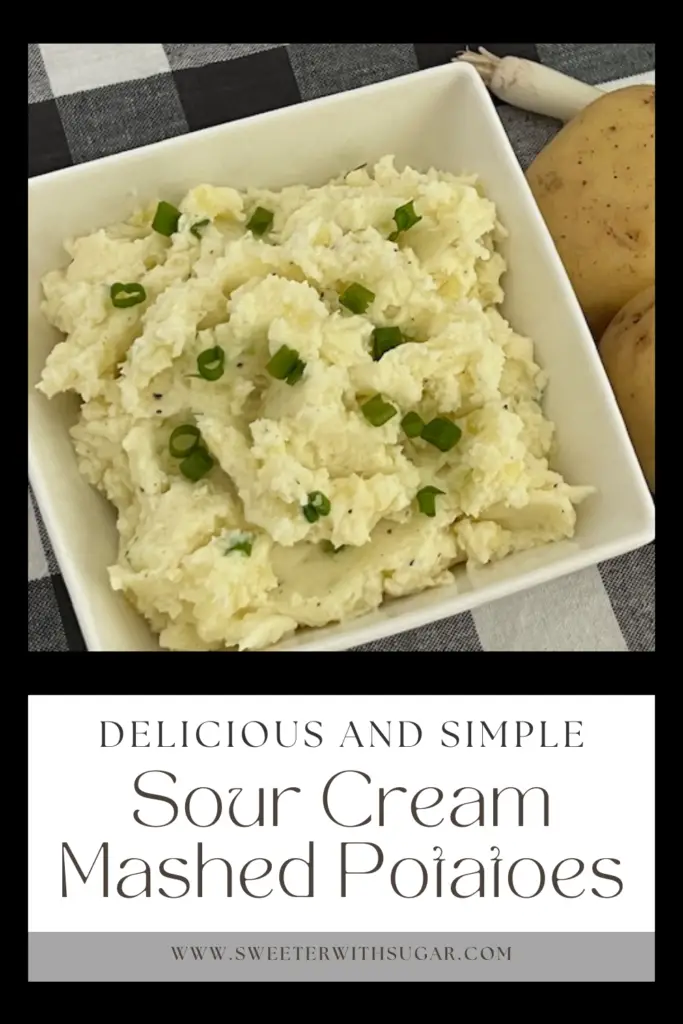 Sour Cream Mashed Potatoes are a simple side dish recipe that goes great alongside of chicken, pork or beef. #SideDishRecipes #PotatoRecipes #MashedPotatoes #CreamyMashedPotatoes