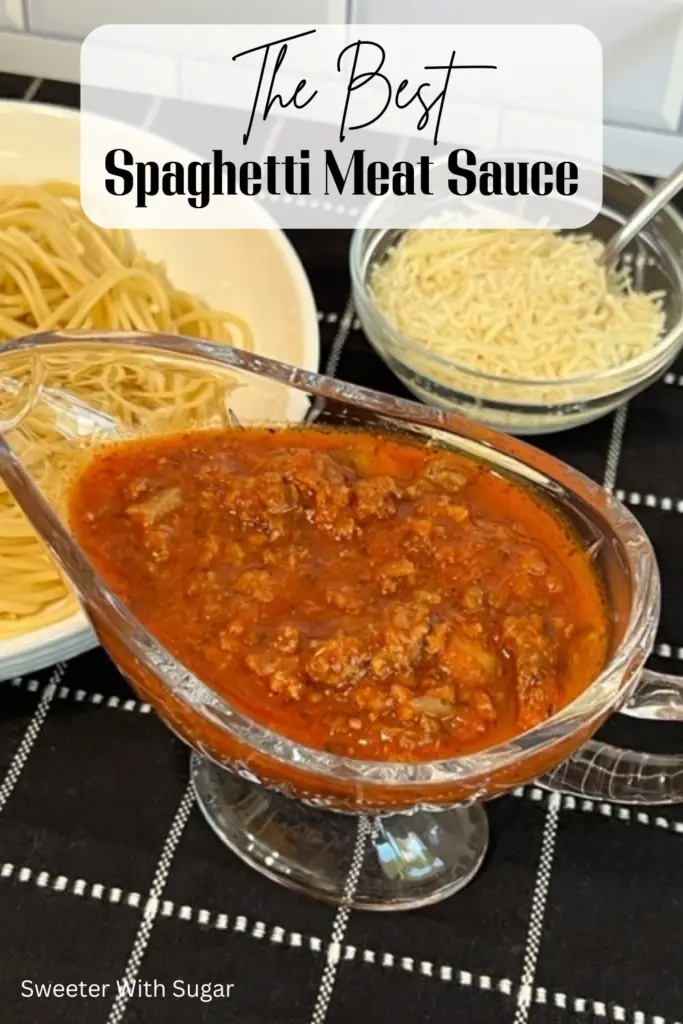 Homemade Spaghetti Sauce with meat is delicious! This is an easy to make classic recipe for pasta sauce. #MeatSauce #SpaghettiSauce #EasyDInnerRecipes #ItalianSauces 