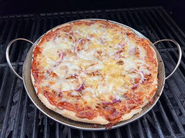 Grilled Barbecue Chicken Pizza